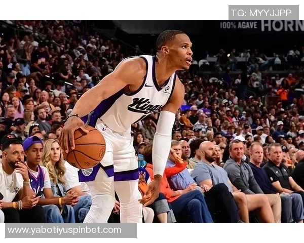 勇士与国王半场激战库里表现出色德罗赞拉文威少各有贡献